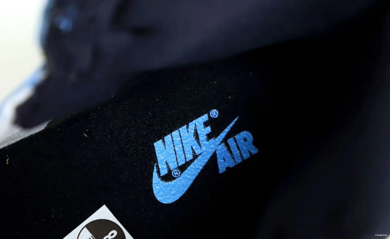 1 HIGH RETRO 'UNIVERSITY AIR JORDAN OG 0413
